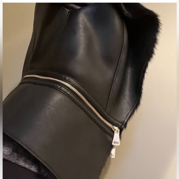 Faux leather and fur trim sleeveless vest - Picture 5 of 15